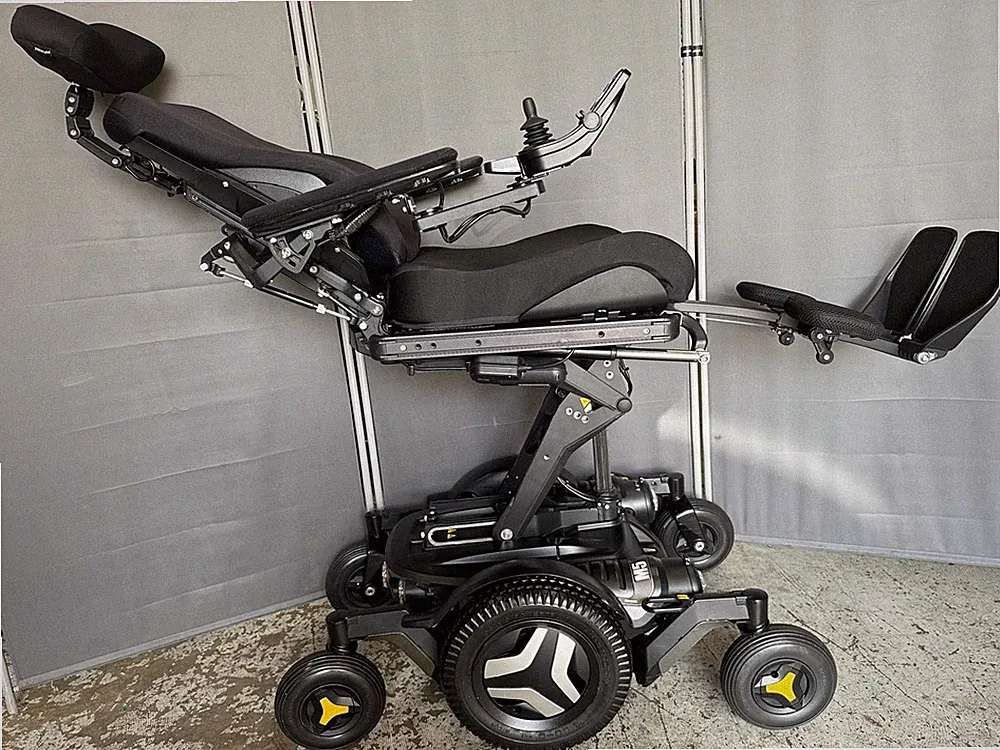 Permobil M5 w/ 14" Seat Lift, Recline,Tilt,Leg 7.5MPH